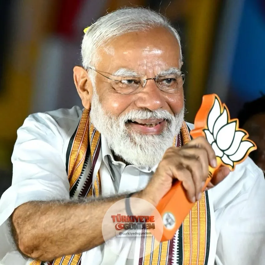 SON DAKİKA: Hindistan ve İran, Yeni Delhi'de devam eden BRICS+ zirvesi kapsamında ticaretin yeniden canlandırılması, deniz güvenliği, enerji, ekonomi ve Çabahar Limanı iş birliği konularını görüştü.
