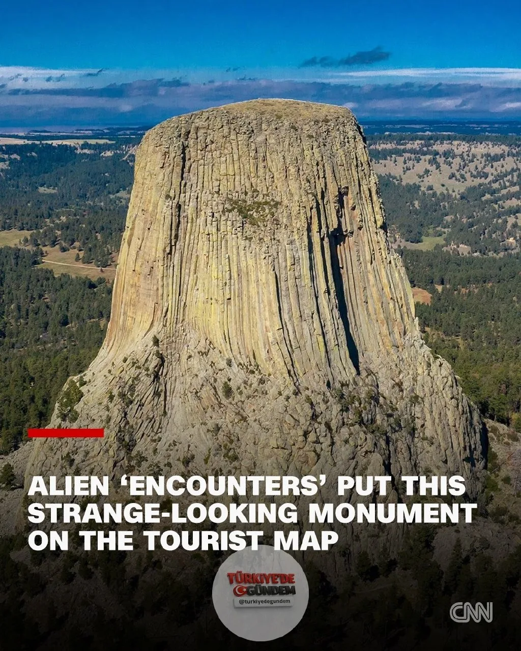 Elli yıl önce Devils Tower Ulusal Anıtı, yönetmen Steven Spielberg'in "Üçüncü Türden Yakınlaşmalar" filminde uzaylılarla temas kuran insanların büyüsüne kapıldığı bir merkez haline geldi. Wyoming bozkırlarında dünyanın en büyük ağacının kütüğü gibi y