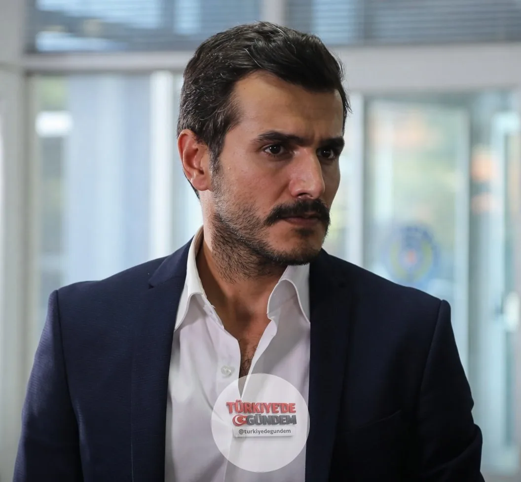 Oyuncu Kemal Uçar, oyunculuğun kutsal bir meslek olarak görülmesi hakkında konuştu: "Arkadaşlarım bana kızmasın ama ben bizim yaptığımız işi asla kutsal bulmuyorum. Doktorlar veya öğretmenler kutsal bir iş yapıyor. Biz değil."