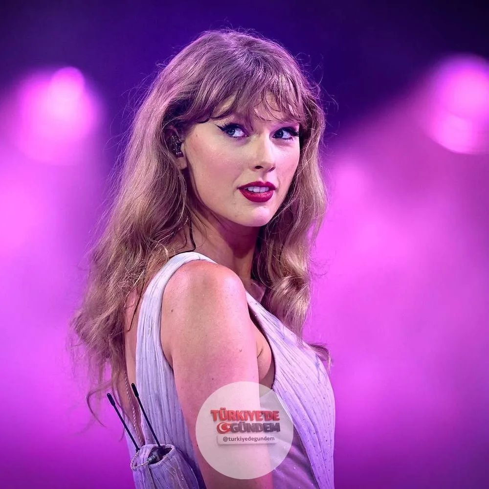 Taylor Swift, insanları düğününe davet etmek için bizzat telefonla aramaya başladı. (TMZ)