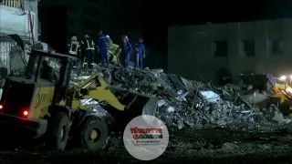 Kiev'in Darnytskyi bölgesinde bir Rus insansız hava aracı ve füze saldırısı sonucu tamamen çöken konut binasında, arama kurtarma ekipleri kayıpları bulmak için çalışma başlattı.