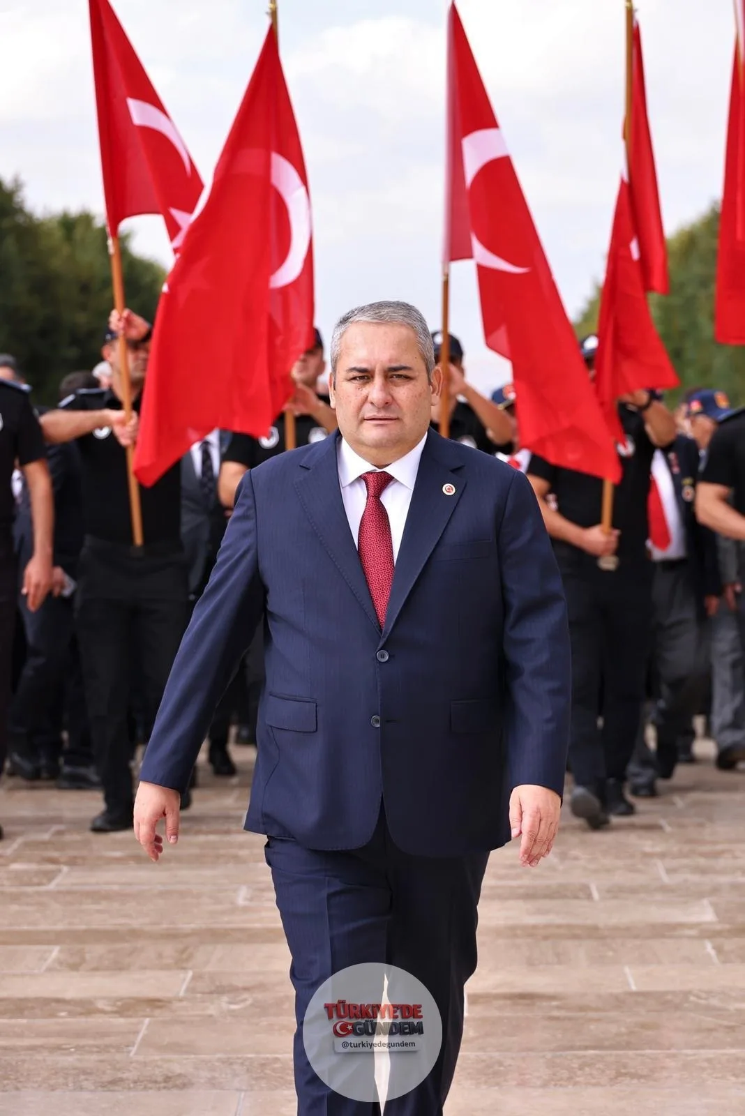 Keçiören Belediyesi, 2025 Mali Yılı Bütçesinde 702 milyon TL fazla verdi. Başkan Mesut Özarslan: "Bu başarı; on binlerce hemşehrimize ulaştırılan çeşitli yardımlara, öğrencilerimize sağlanan burslara ve yalnızca 2025 yılı içinde hayata geçirdiğimiz 2