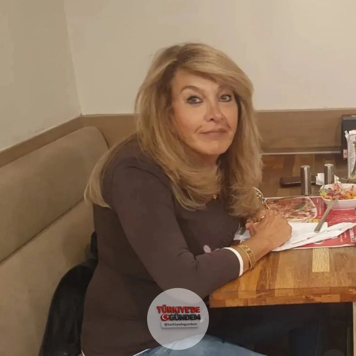 İstanbul’da İran uyruklu bir kadının öldürülmesine ilişkin yürütülen soruşturmada 1’i kadın 3 şüpheli gözaltına alındı. Kadının, çıkan tartışma sırasında köpeğinin tasmasıyla boğularak öldürüldüğü, cesedinin ise otomobilde parçalanıp Kırşehir’in Mucu