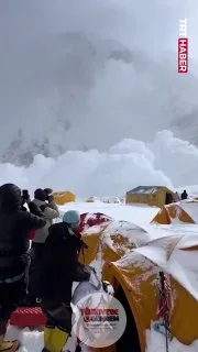 Everest Dağı'nda meydana gelen çığ anı