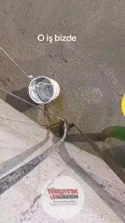 Konya’da kanala düşen ve kenarda sessizce yardım bekleyen kedi, vatandaşların aşağı uzattığı kova sayesinde kurtarıldı