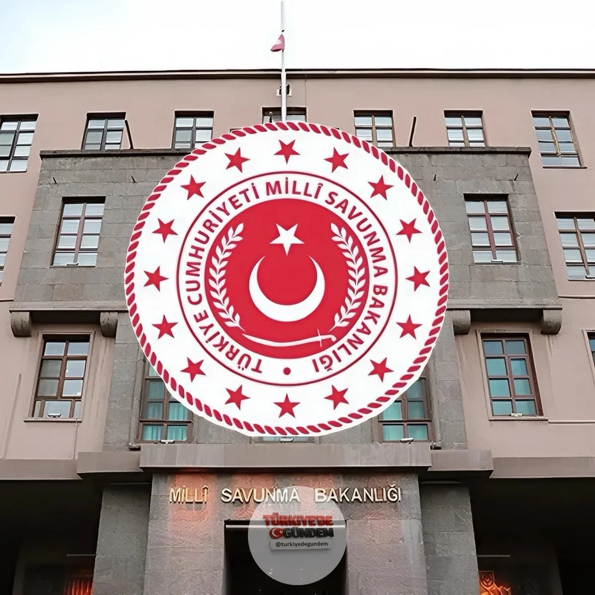 Milli Savunma Bakanlığı, bazı vatandaşlara gönderilen seferberlik emri mesajlarına ilişkin açıklama yaptı: "Sosyal medyada vatandaşlarımızın bazılarına seferberlik emri gönderildiği yönünde paylaşımlar yapılmaktadır." "Yıldırım Serisi Seferberlik tat