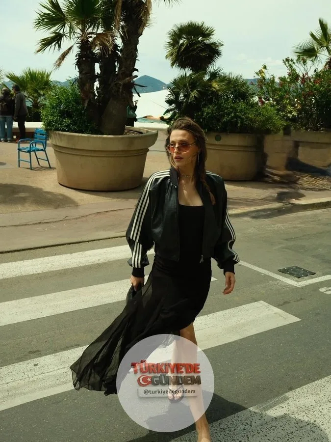 Oyuncu Sümeyye Aydoğan, Cannes'da fotoğraf paylaştı