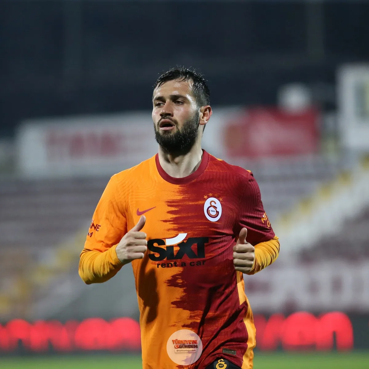 Ömer Bayram: "(Van Dijk hk.) Buraya gelmesini hem bir taraftar hem de bir arkadaşı olarak çok isterim. Bu yüzden onu gaza getirmek istiyorum zaten."