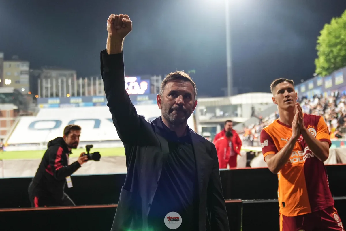 Okan Buruk: Herkesin kafasını karıştıran konu, yabancı sayısının net olarak açıklanmaması. 10+4 dendi ama birçok kulüp buna hazır değil. Her sene kural değişiyor. Yıllardır sürekli değişen bir sistem var ve bu yüzden uzun vadeli bir planlama yapmak m