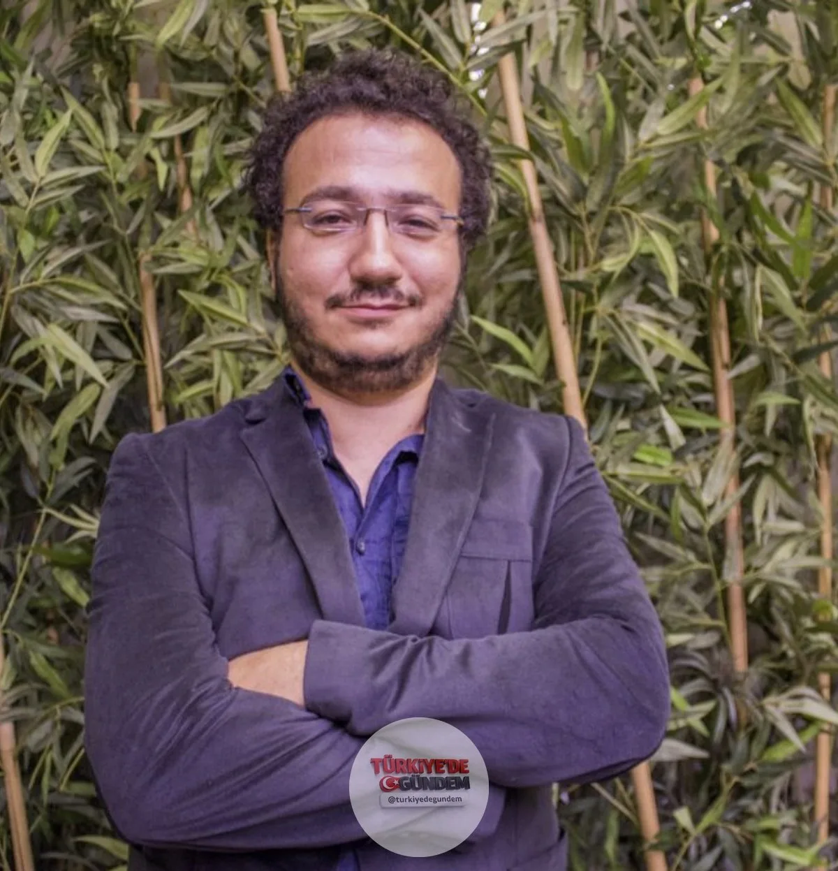 Oytun Erbaş: “İlişkilerde gizem olmazsa iştah da olmaz. Sosyal medyada her yeri, her şeyi belli olan fotoğraflar yüklüyorlar. Boşanmaların en büyük sebebi teşhircilik.”
