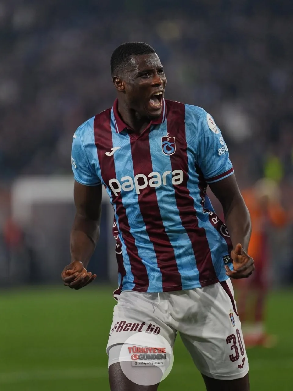Süper Lig'de 2025-26 gol krallığı: 22 gol - Onuachu 22 gol - Shomurodov