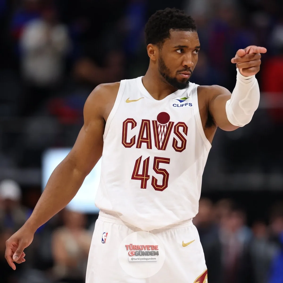 Cavs, LeBron sonrası dönemde ilk kez Doğu Konferansı finallerine yükseldi. Donovan Mitchell (26 sayı), kariyerinde ilk kez konferans finallerine adını yazdırdı.