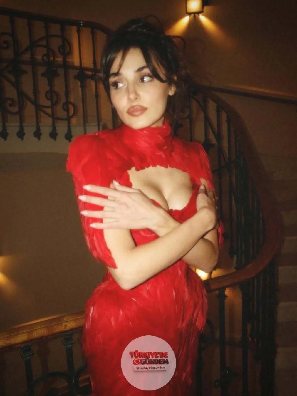 Hande Erçel, Cannes'dan fotoğraflar paylaştı