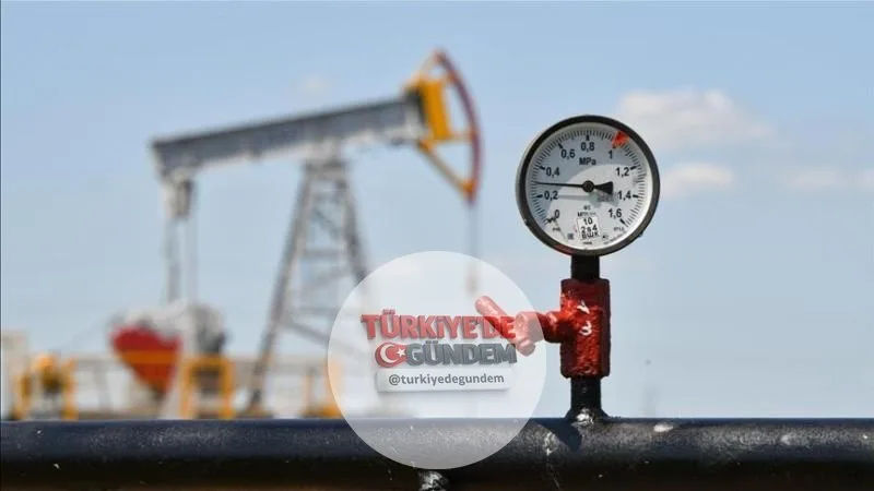 Brent petrolün varili uluslararası vadeli piyasalarda 111,42 dolardan işlem görüyor