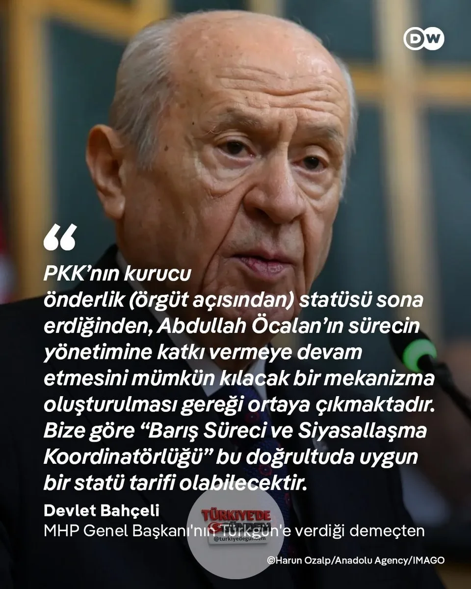 MHP lideri Devlet Bahçeli, Abdullah Öcalan'a koordinatörlük verilmesi önerisini yineledi Sürecin "sistematik ilerlemesi" için yeni yapıların kurulmasını öneren Bahçeli, Öcalan'a iletişim imkânı sağlanmasını istedi @gsolaker Ayrıntılar: