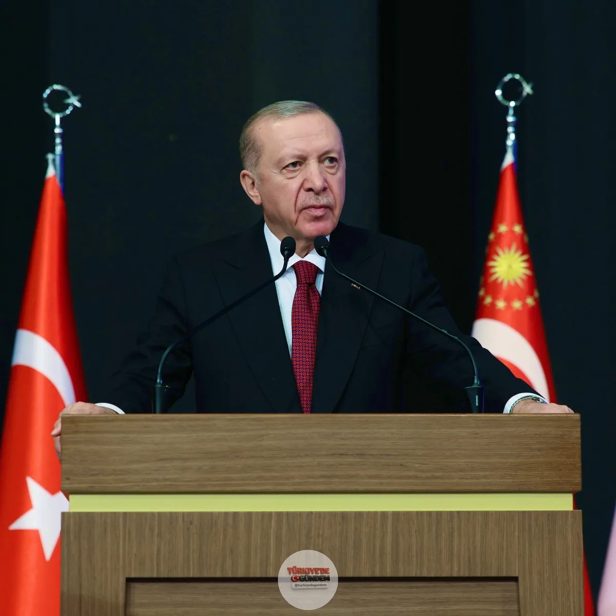 Cumhurbaşkanı Erdoğan: "Biz Türkiye'ye on yıllardır dayatılan öğrenilmiş çaresizlik duvarlarını yıkmaya çalışırken birileri de bu süreçte sürekli önümüze takoz koyuyor."