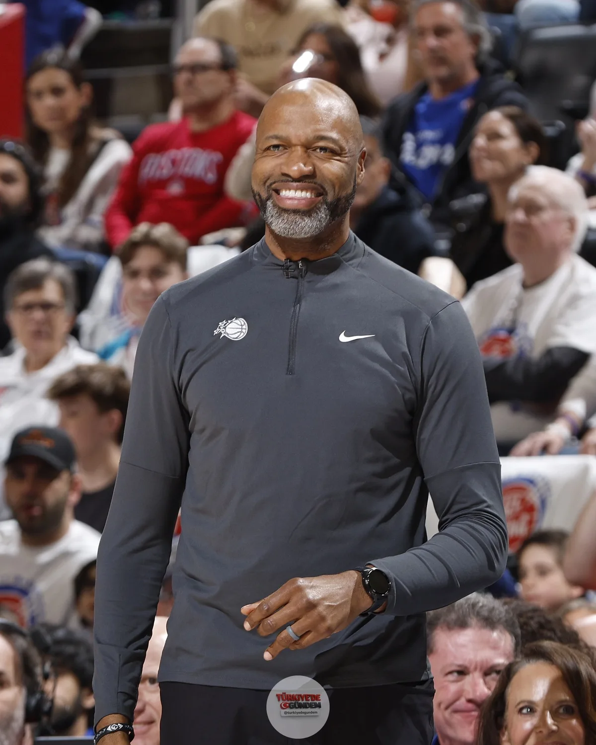 Shams Charania'nın haberine göre New Orleans Pelicans, başantrenörlük görevi için Jamahl Mosley ile 5 yıllık anlaşma sağladı.
