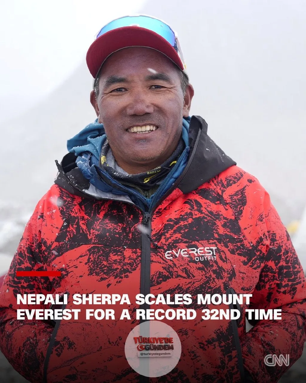 Ünlü Nepalli şerpa rehber, pazar günü Everest Dağı'na 32'nci kez tırmanarak geçen yıl kırdığı kendi rekorunu geliştirdi.