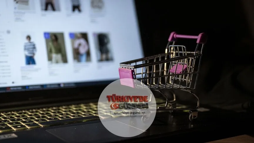 Türkiye'nin e-ticaret hacmi 5 yılda 10,6 trilyon liraya ulaştı Türk lirası bazında işlem hacmi yaklaşık 12 katına çıktı, dolar bazında 5 yıllık işlem hacmi 373,6 milyar dolar oldu. Bu dönemde toplam e-ticaret işlem sayısı 25,85 milyar olarak kaydedil