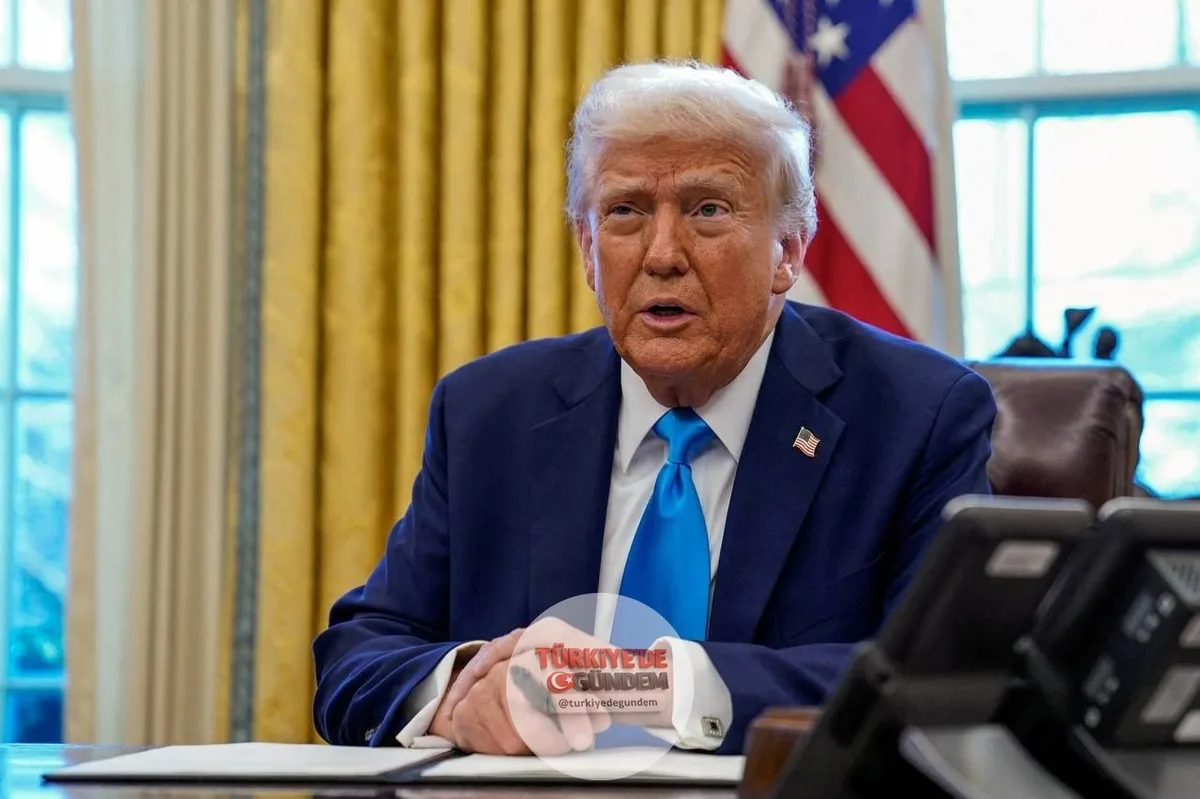 Muhabir: "İran'ın artık nükleer taahhütleri hakkında konuşmadığına dair haberleri duydunuz mu?" +Trump: "Ne kadar aptalca bir soru. Hiçbir şey duymuyorum, şu anda görüşmelerdeyiz, sen ne kadar aptal bir insansın. Bu konuda seninle konuşmayacağım."