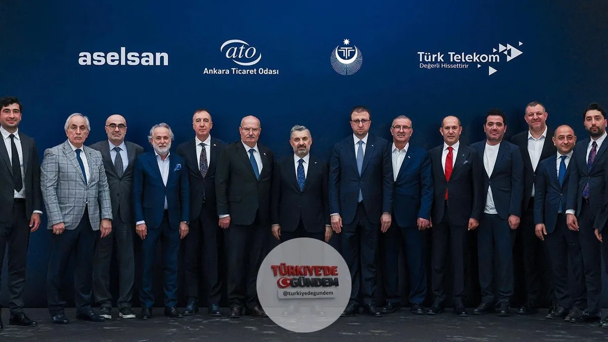 1997’de ASELSAN 1919 üretildi. Türkiye o yıllarda dünyada cep telefonu üreten sayılı ülkeler arasına girmişti. Sonrasında süreç devam etmedi, proje durduruldu. Bugün hikâye yeniden yazılıyor. Türk Telekom ve ASELSAN; yerli akıllı telefonlar ile haber