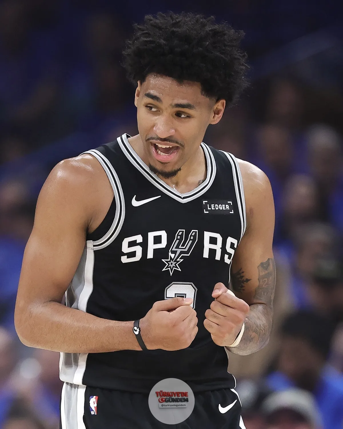 Dylan Harper, ilk maçtaki ilk 11 performansıyla göz doldurdu: 24 sayı, 11 ribaund, 7 top çalma ve 6 asistle oynayan çaylak, sahada şov yaptı.