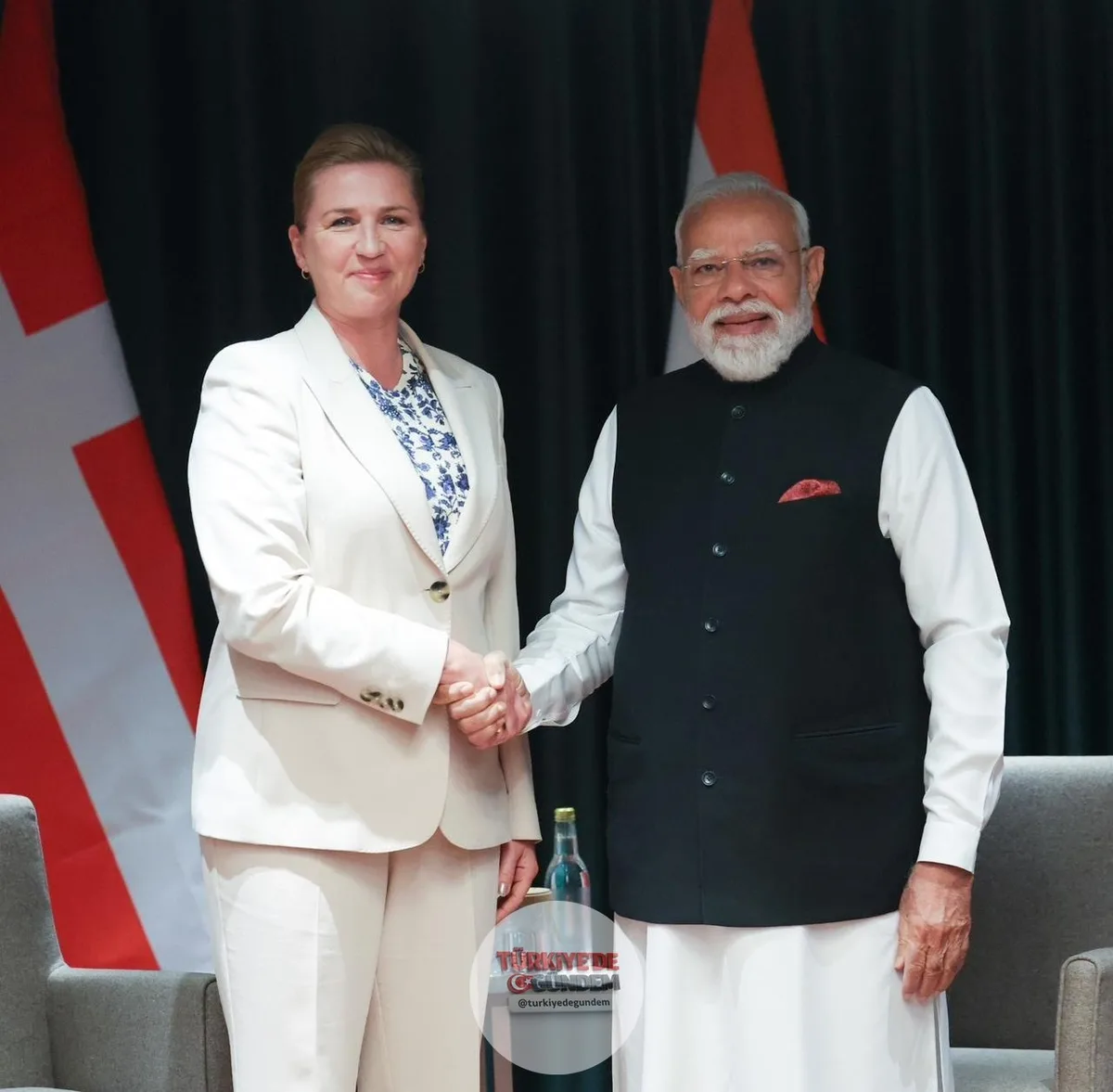 Oslo'da Mette Frederiksen ile verimli bir görüşme gerçekleştirdik. Hindistan-Danimarka dostluğu son yıllarda kayda değer bir ilerleme kaydediyor. Su kaynakları, temiz enerji, denizcilik ve gıda işleme gibi sektörlerde iş birliği genişledi. Önümüzdeki