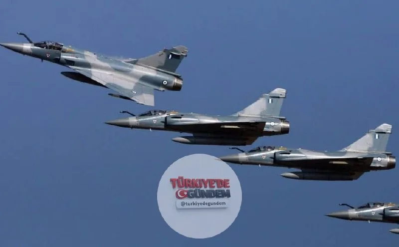 Yunanistan, Karpathos adasından çektiği Patriot füze bataryalarının yerine iki adet Mirage 2000-5 savaş uçağı konuşlandıracak. Bu kararın, "operasyonel açığı kapatmak" amacıyla alındığı bildirildi. Ayrıca Yunanistan Ulusal Güvenlik Hükümet Konseyi (K