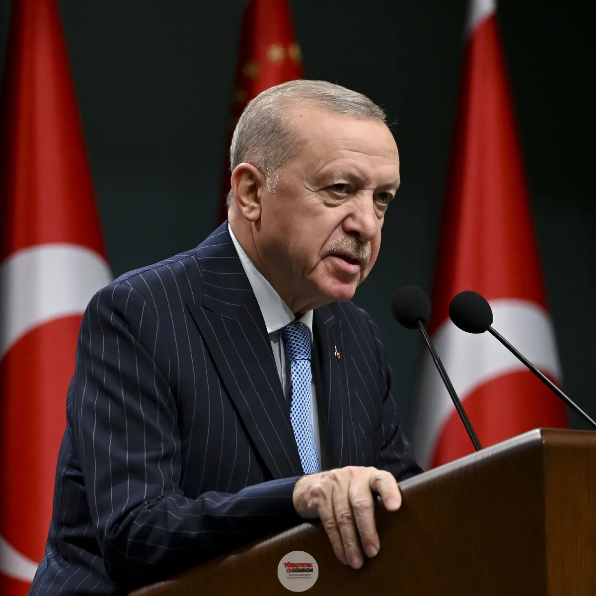 Cumhurbaşkanı Erdoğan: "Sosyal medya, şu anda gençlerimizin karşı karşıya olduğu en büyük sorunlardan biridir. İnşallah gençlerimizi bu tür şeylerin kurbanı etmeyeceğiz."