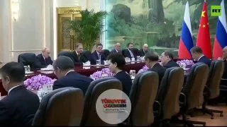 Rusya Devlet Başkanı Putin, Çin Devlet Başkanı Şi Cinping'e olan yakınlığını bir Çin atasözüyle dile getirdi: "Seni görmeyeli sadece bir gün oldu ama sanki üç sonbahar geçmiş gibi hissediyorum."