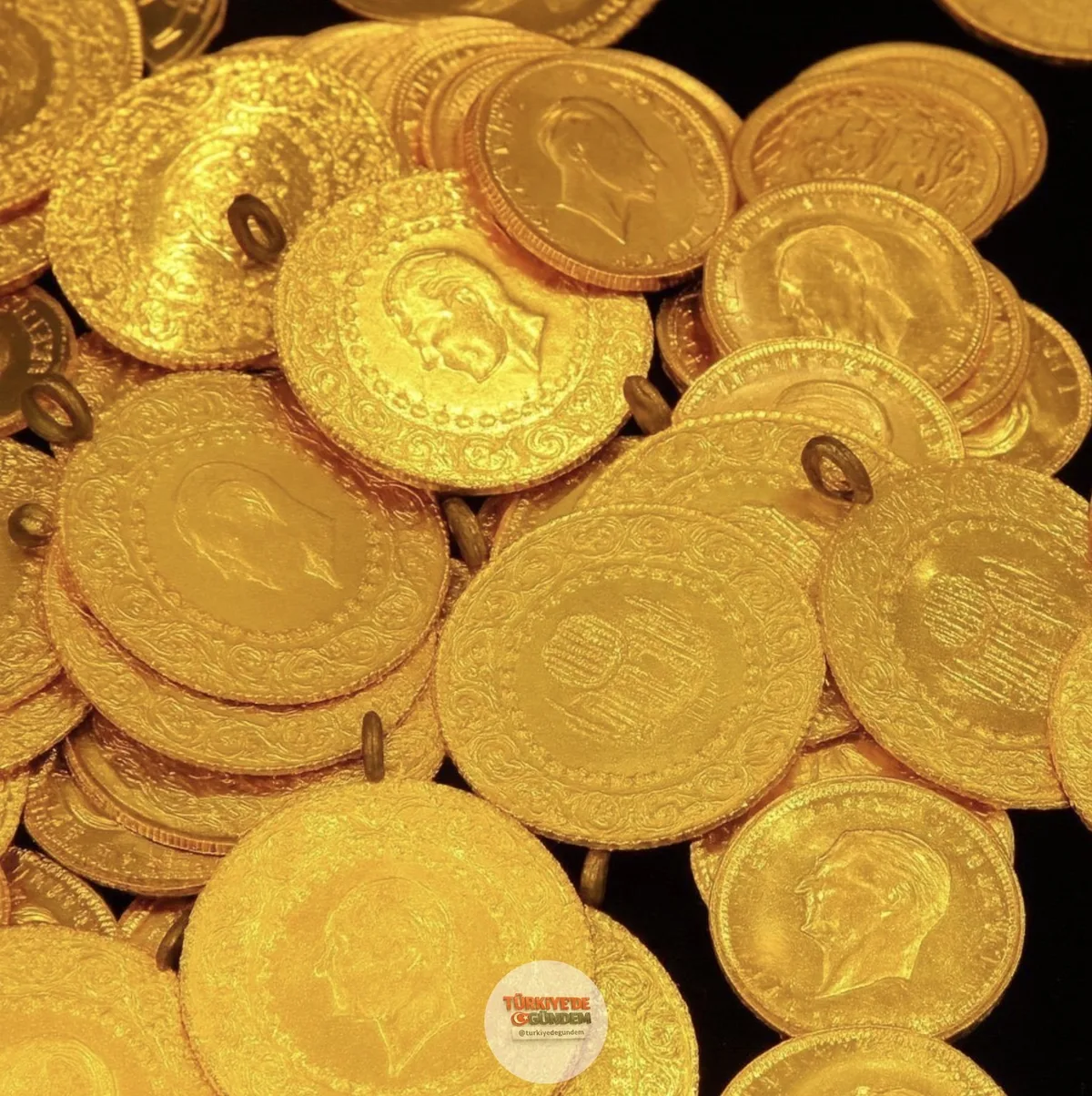 Fiziki gram altın 6.600 TL seviyesine geriledi. Altın, 5 ayda yaklaşık 1.450 TL değer kaybetti.