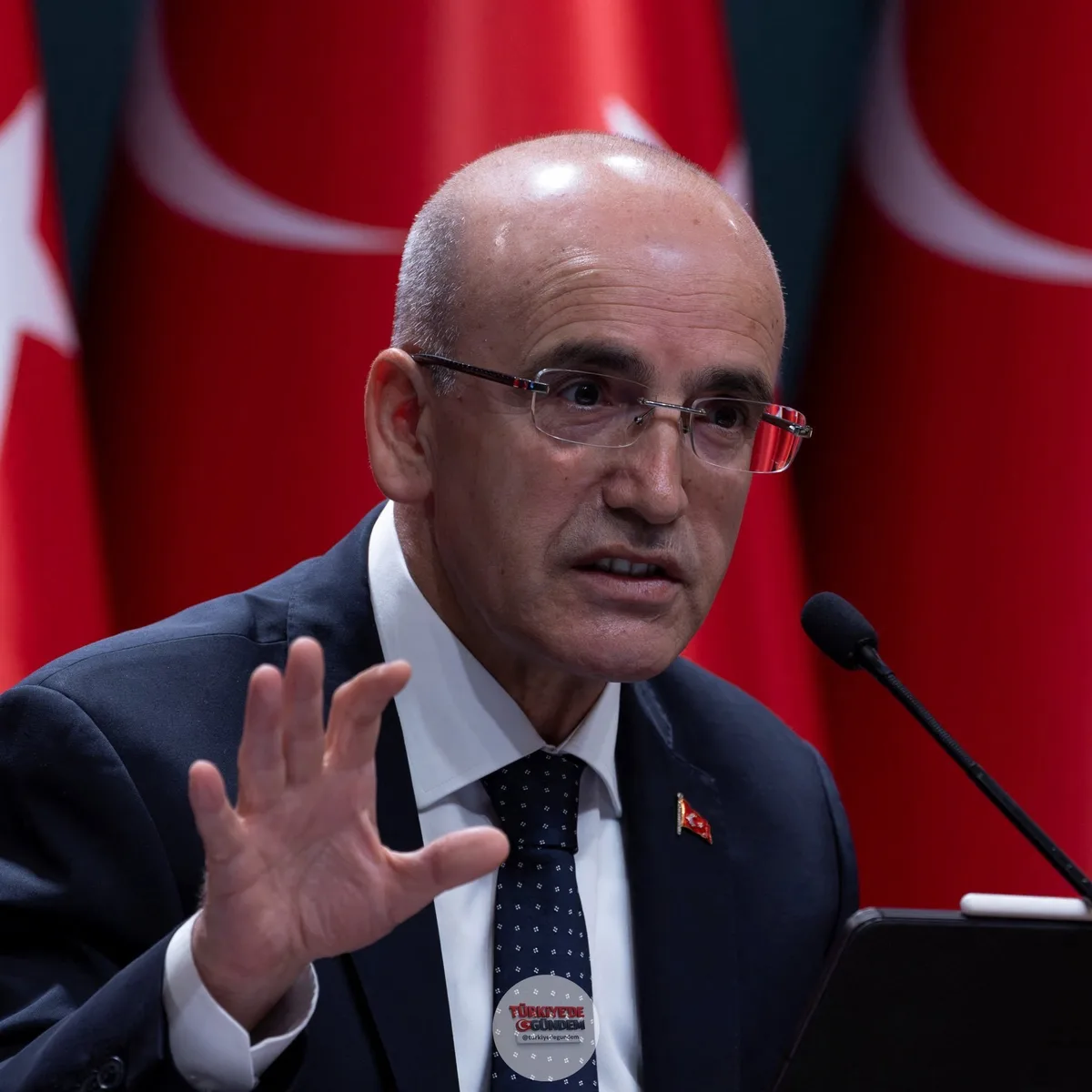 Mehmet Şimşek, Paris'teki terörizmin finansmanı konulu konferansta yaptığı açıklamada, "Türkiye genelinde kripto ATM'lerini tamamen yasakladık" dedi.