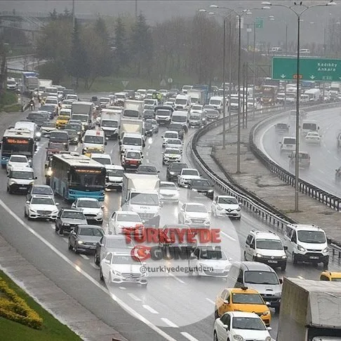 İstanbul'da trafik yoğunluğu yüzde 81'e ulaştı.