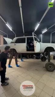 Rusya'da yürüyebilen bir otomobil geliştirildi.