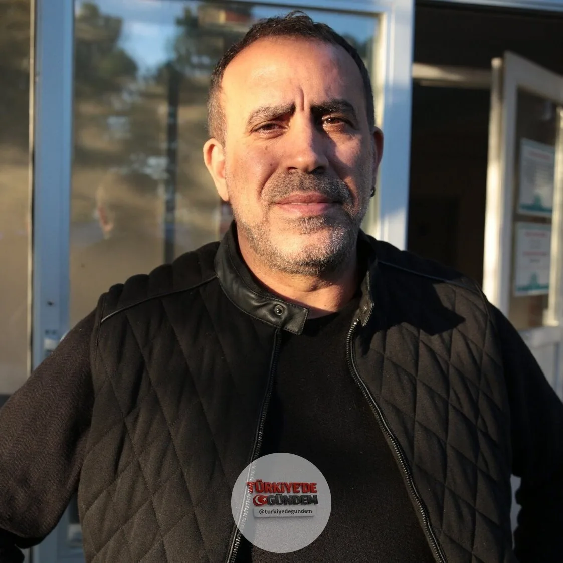 Beyin kanaması geçiren Haluk Levent yoğun bakıma kaldırıldı. (Hürriyet)