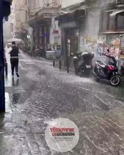 Avrupa Ligi finali için İstanbul'a gelen bir Aston Villa taraftarı: "İstanbul'a git, hava muhteşem olacak dediler."
