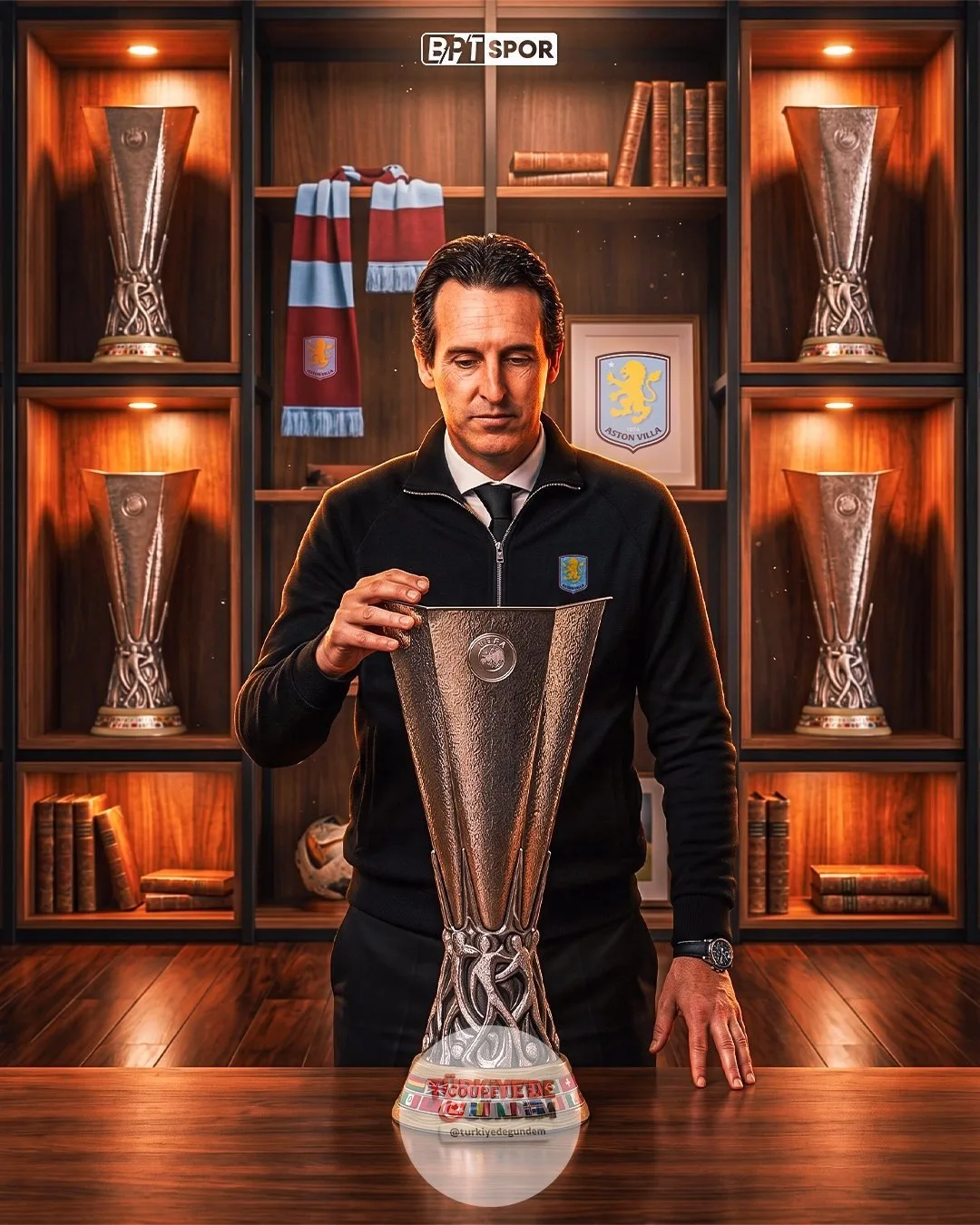 Unai Emery, UEFA Avrupa Ligi'nde 5 şampiyonluğa ulaşan ilk ve tek teknik direktör olarak tarihe geçti.