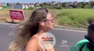 Yetişkin içerik üreticisi Merve Taşkın, motosiklet üzerindeyken takipçilerine seslendi: "Günaydınnn."