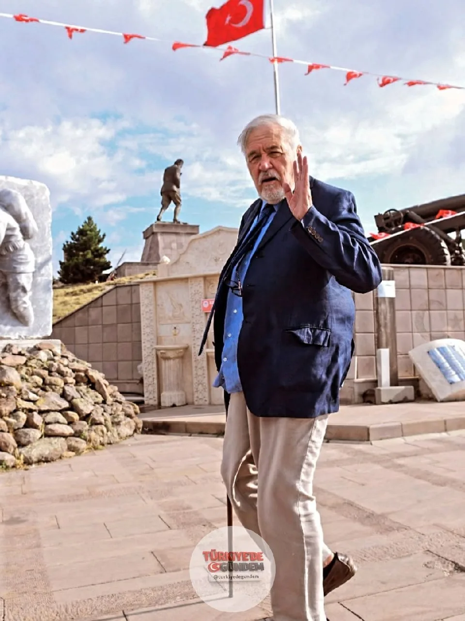 Bugün, vefatıyla Türkiye’yi yasa boğan Prof. Dr. İlber Ortaylı’nın doğum günü. Ülkemizin en önemli tarihçilerinden Ortaylı, yaşasaydı bugün 79 yaşında olacaktı