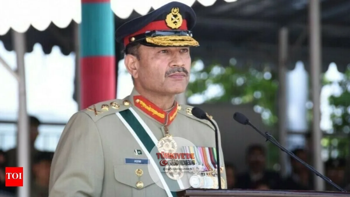 Pakistan Kara Kuvvetleri Komutanı Orgeneral Asım Münir, Tahran ile Washington arasında arabuluculuk yapmak üzere bugün Tahran'a gidiyor.
