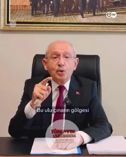 CHP'nin eski genel başkanı Kemal Kılıçdaroğlu, yayınladığı videoda CHP yönetimine mesajlar gönderdi. Kılıçdaroğlu'nun videosu "parti içi muhalefetin fitilini ateşledi" şeklinde yorumlandı. Peki, CHP yönetimi bu duruma ne diyor? İşte detaylar: