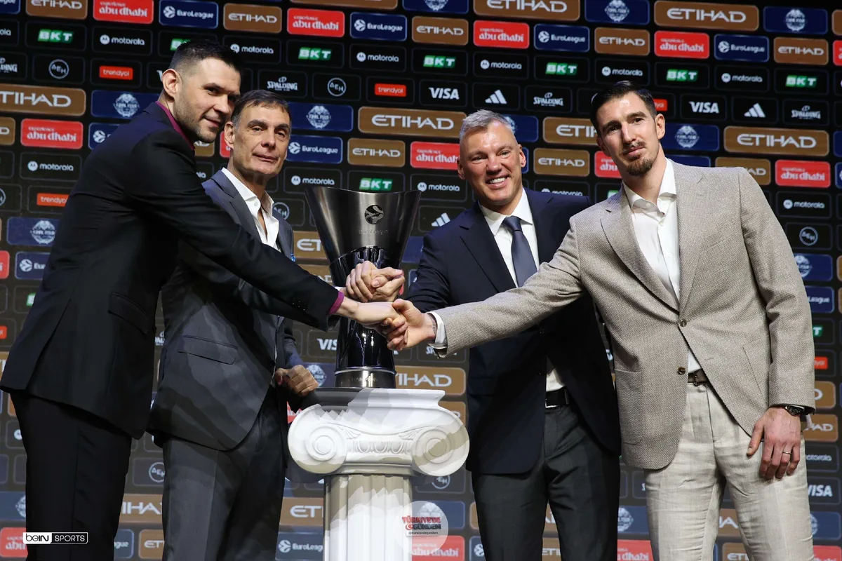 Final Four'da yarı final karşılaşmaları öncesi rakipler bir arada! Olympiakos x Fenerbahçe Beko Telekom Center Athens Tomorrow | 18.00