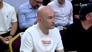 Eski Beşiktaş Başkanı Hüseyin Yücel, Parmos Bordo BK - Gaziantep Basketbol karşılaşmasını tribünden takip edenler arasında