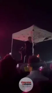 Haluk Levent'in, Eskişehir’de verdiği son konserde “Eskişehir’e geldim, hastalandım, burnum akıyor. Kusura bakmayın, biraz rahatsızım” sözleriyle dinleyicilerden özür dilediği anlar