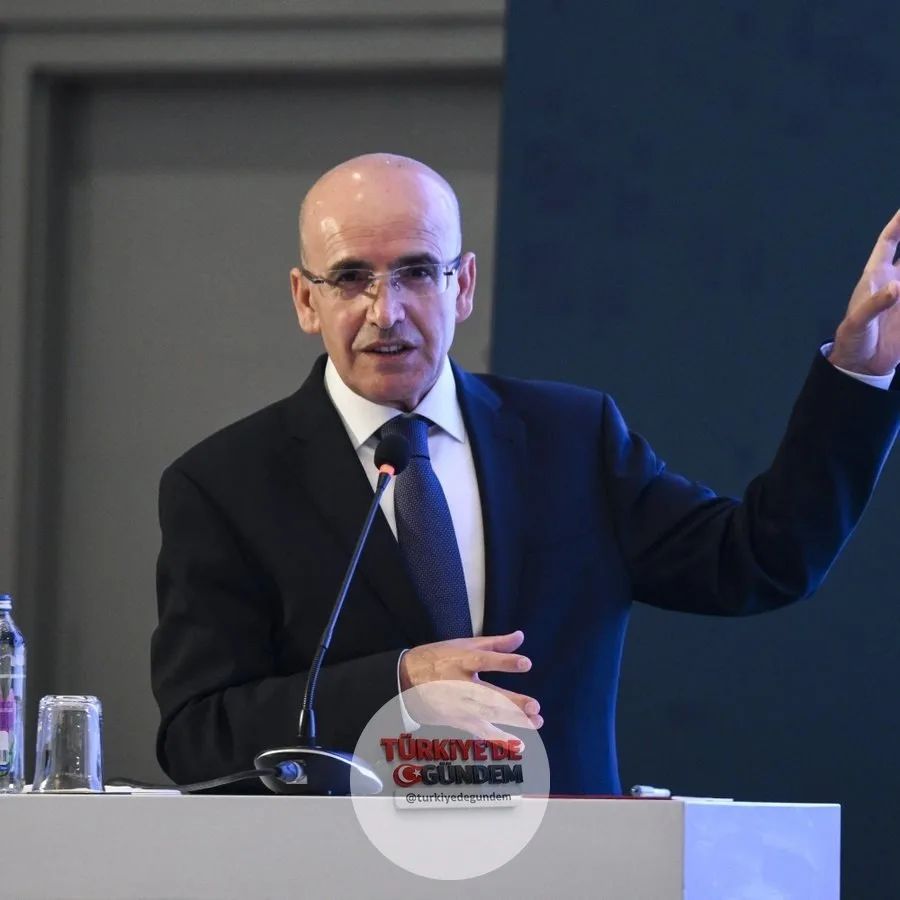Hazine ve Maliye Bakanı Mehmet Şimşek başkanlığındaki Finansal İstikrar Komitesi'nden yapılan açıklamada şu ifadelere yer verildi: "Finansal İstikrar Komitesi, Hazine ve Maliye Bakanımız Sayın Mehmet Şimşek başkanlığında 22 Mayıs 2026 tarihinde topla