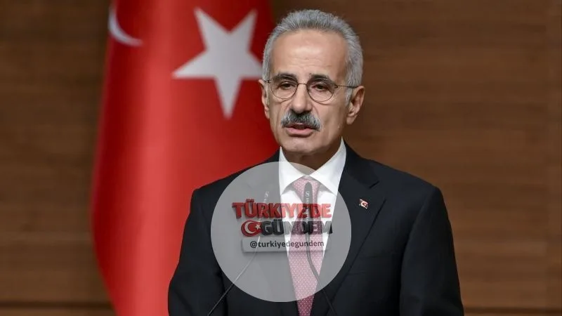 Ulaştırma ve Altyapı Bakanı Abdulkadir Uraloğlu, "YHT Gar-Kuyubaşı-Esenboğa Havalimanı Metro Hattı'nın yapım ihalesini 30 Haziran'da gerçekleştireceğiz" dedi. Uraloğlu, "Tasarladığımız 36 kilometrelik bu hat ile yüksek hızlı tren, şehir içi ulaşım ve