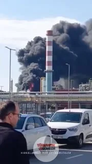 SON DAKİKA: Macaristan'ın kuzeydoğusundaki Borsod-Abaúj-Zemplén ilinde yer alan planlı sanayi şehri Tiszaújváros'taki MOL enerji tesisinde büyük bir patlama meydana geldi.