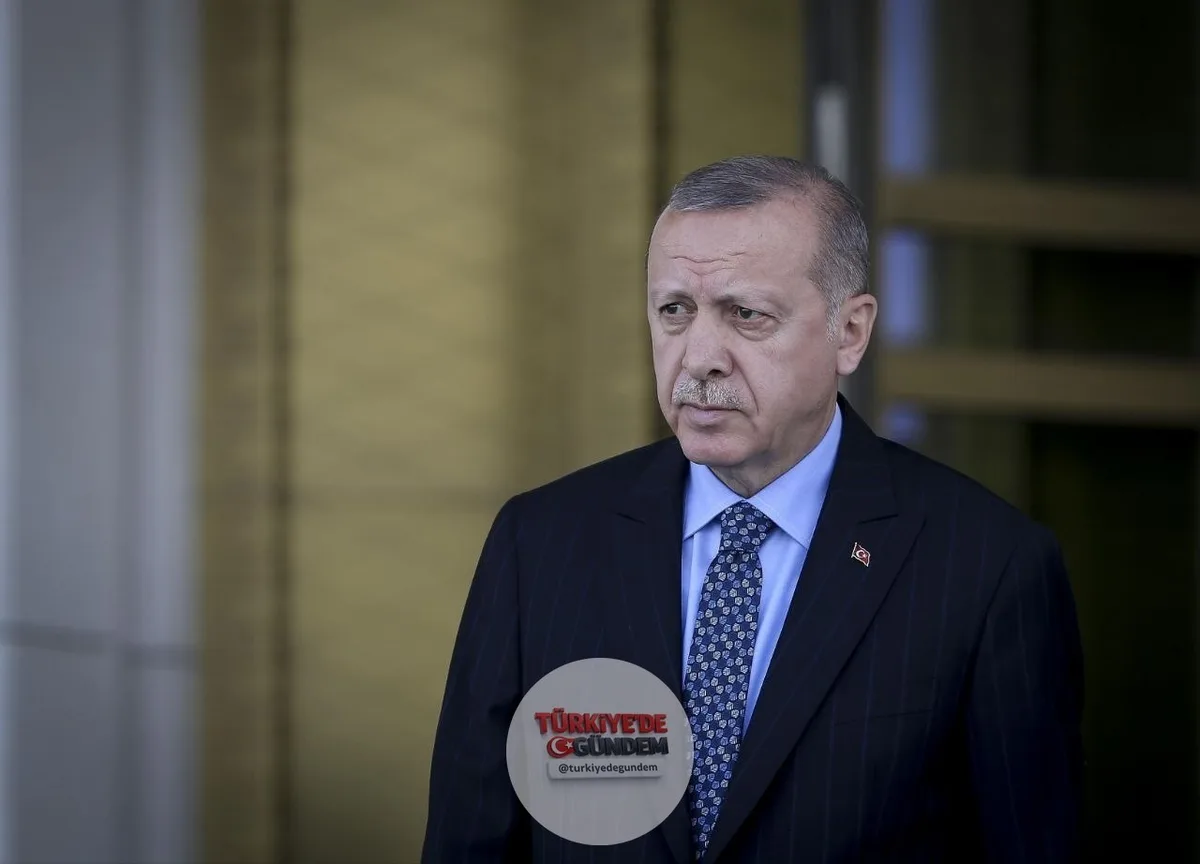 Cumhurbaşkanı Erdoğan: Göreve geldiğimizde Türkiye'nin günlük doğal gaz giriş kapasitesi 90 milyon metreküptü; bugün bu rakam 495 milyon metreküpe ulaştı. Rusya, Azerbaycan ve İran'dan toplam 5 boru hattı üzerinden doğal gaz alıyoruz. Türkiye artık 3