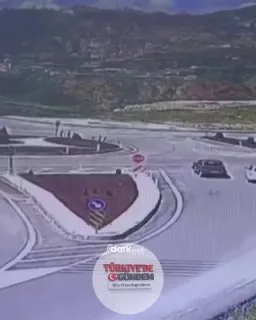 Aksaray'da kontrolsüz şekilde kavşağa giren araca çarpan sürücü hayatını kaybetti.
