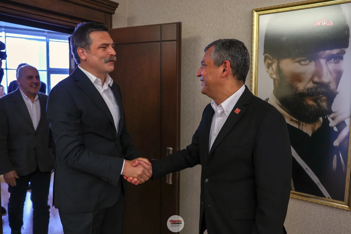 TİP Genel Başkanı Erkan Baş, CHP Genel Merkezi'ne destek ziyareti yaptı "Onlar hukuksuzluk yapmayı biliyorsa biz de direnmeyi biliyoruz"